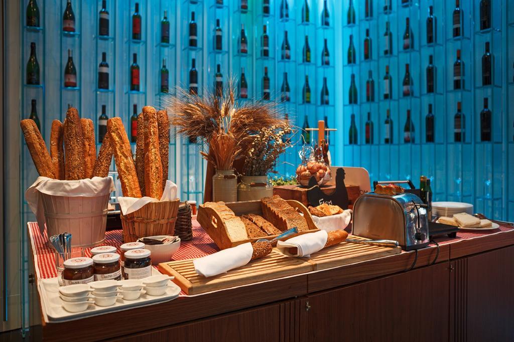 Sixtytwo Hotel Barcelona Snabbmat bild